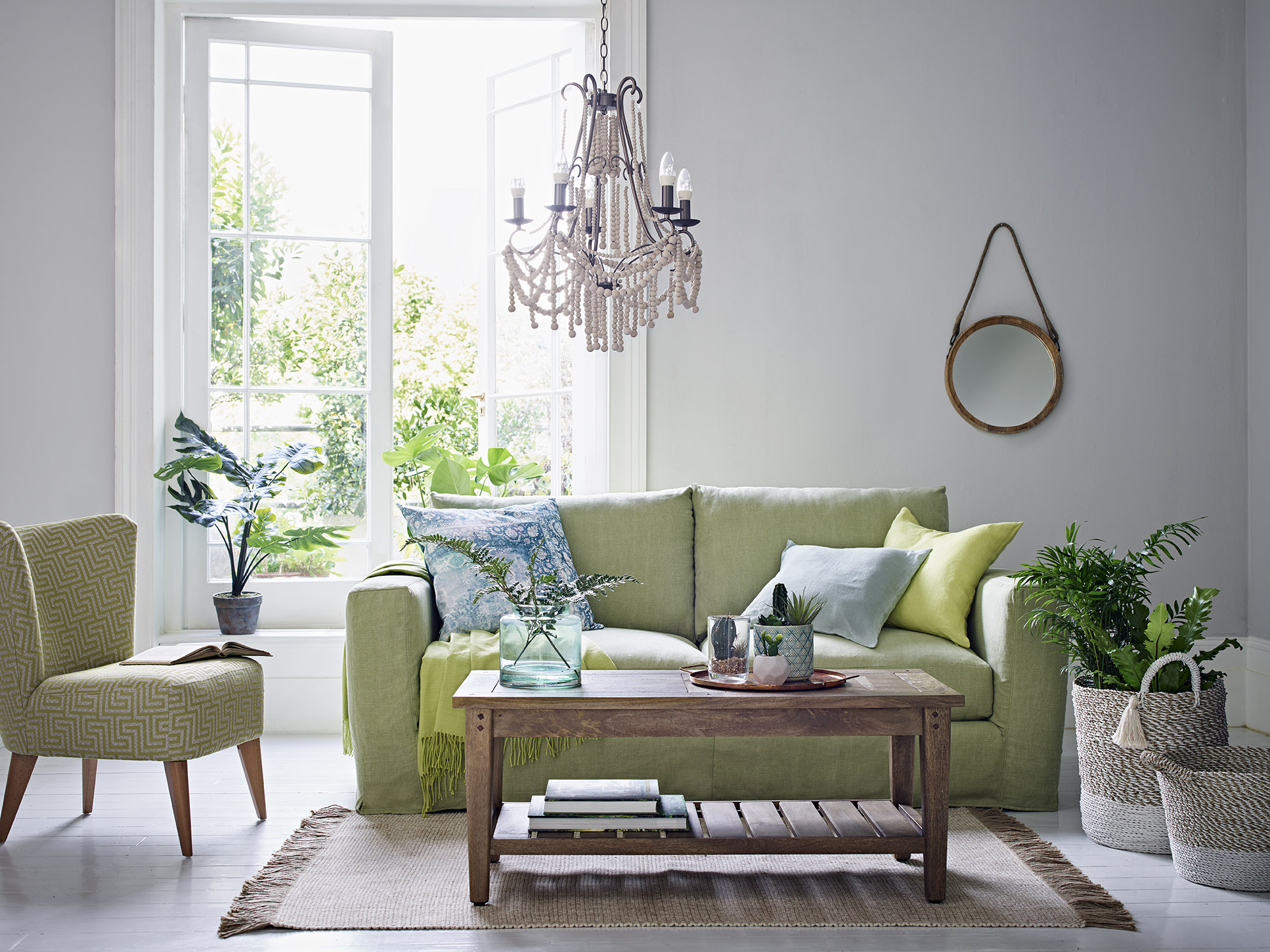 What Colours Go With an Olive Green Sofa